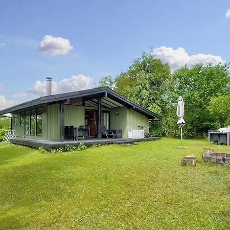 4 Person In Skibby-by Traum